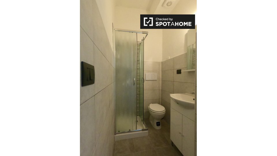 Double room Milan, 3 beds, 80m² — photo 8