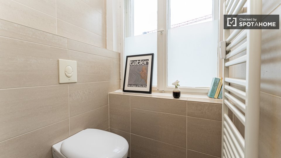 Double room Berlin, 3 beds, 75m² — photo 9
