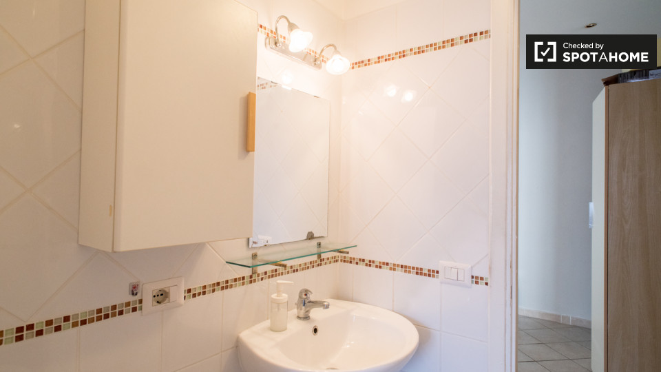 Double room Rome, 3 beds, 80m² — photo 39