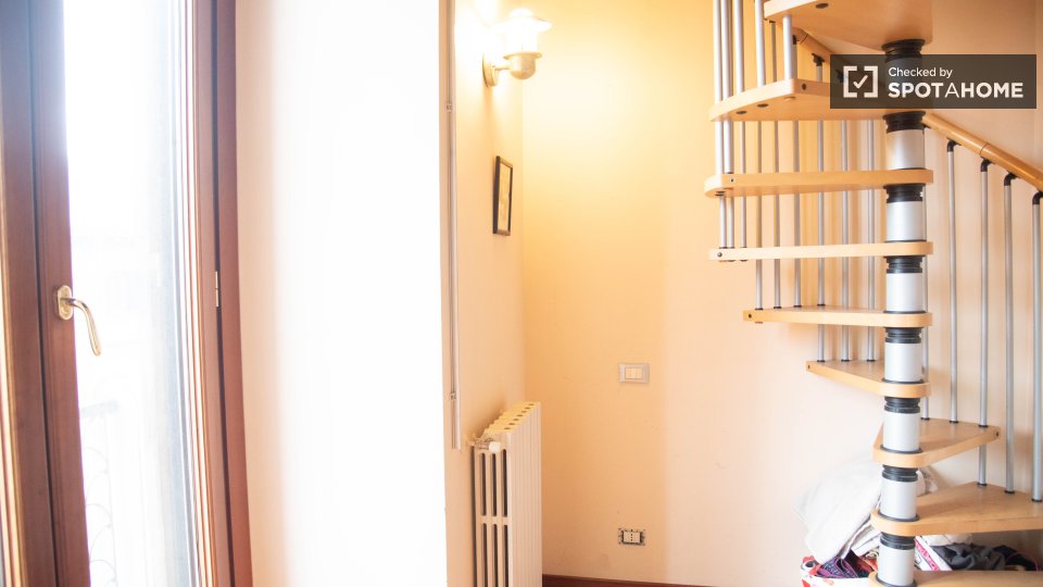 Double room Rome, 3 beds — photo 25