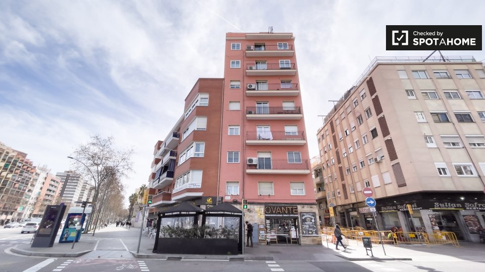 Apartment Barcelona, 2 beds, 50m² — photo 24