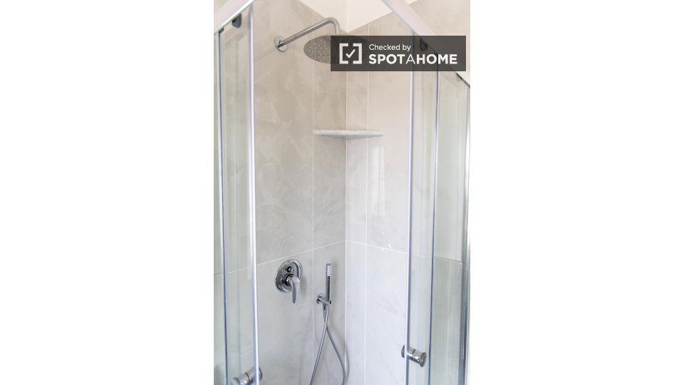 Double room Rome, 3 beds, 93m² — photo 50