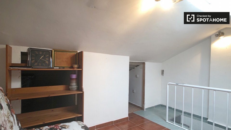 Double room Madrid, 3 beds, 160m² — photo 9