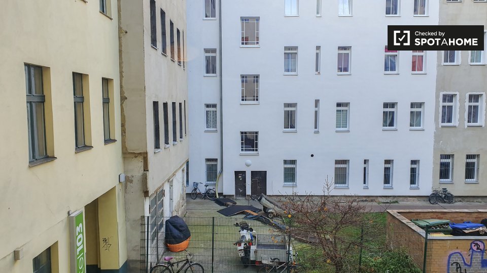 Double room Berlin, 3 beds, 55m² — photo 12