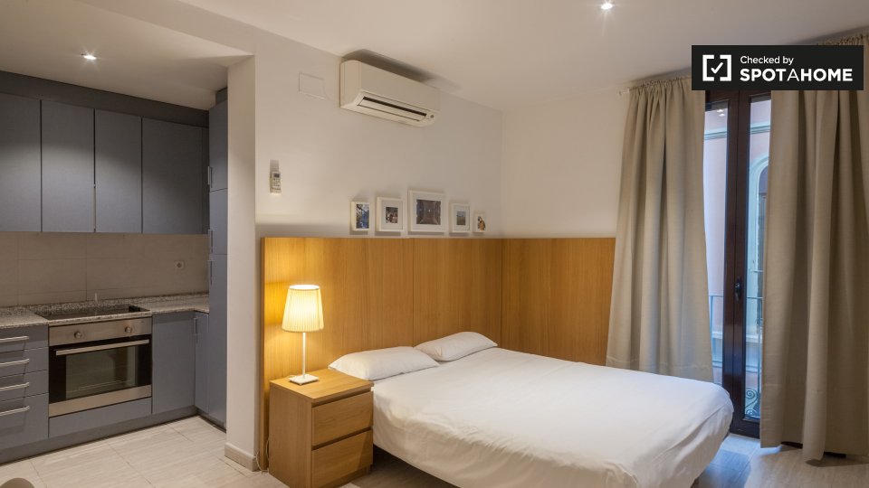 Apartment Barcelona, 1 bed — photo 1