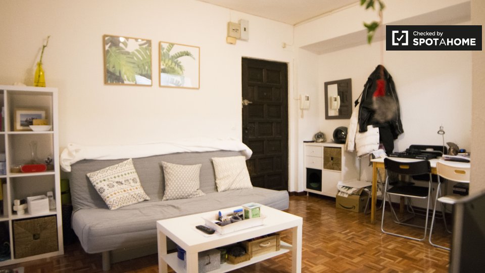 Apartment Madrid, 1 bed, 52m² — photo 1