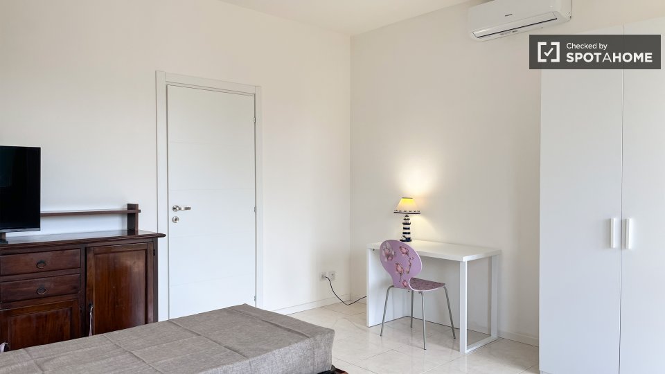 Double room Milan, 3 beds — photo 4