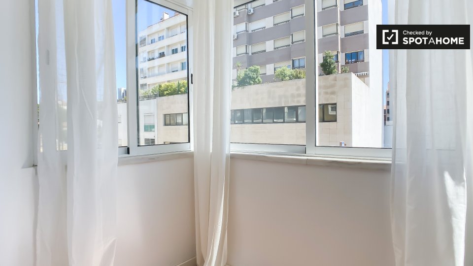 Double room Lisbon, 4 beds — photo 3
