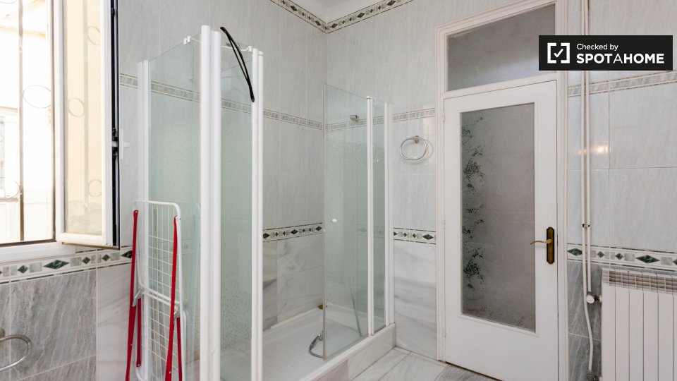 Double room Barcelona, 7 beds, 195m² — photo 12