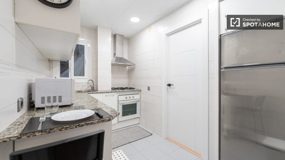 Double room Barcelona, 4 beds, 90m² — photo 4