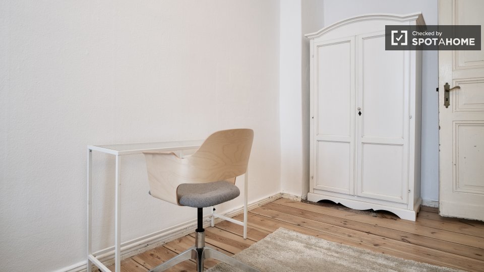 Double room Berlin, 2 beds, 53m² — photo 7