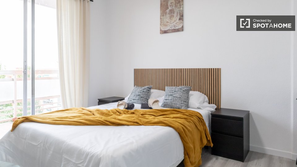 Double room Madrid, 5 beds — photo 17