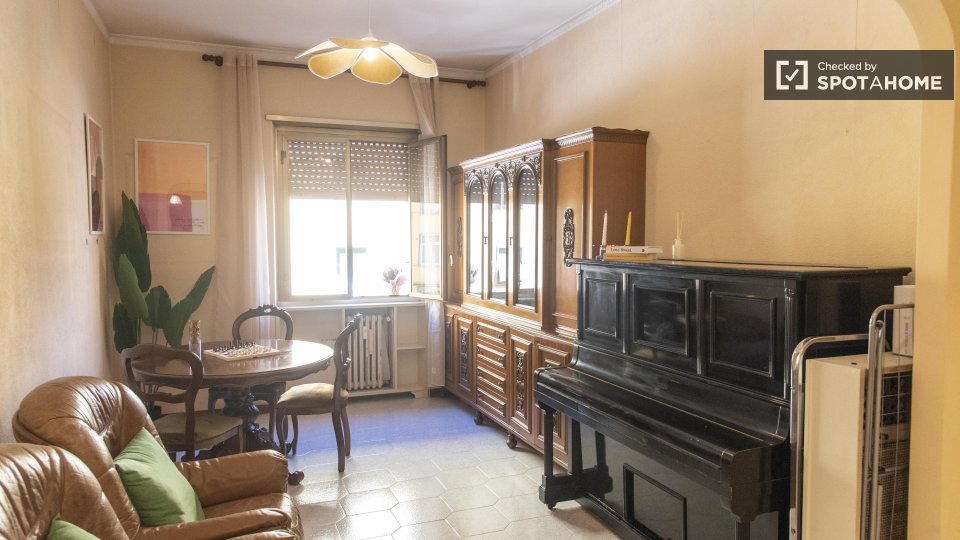 Double room Rome, 3 beds — photo 5