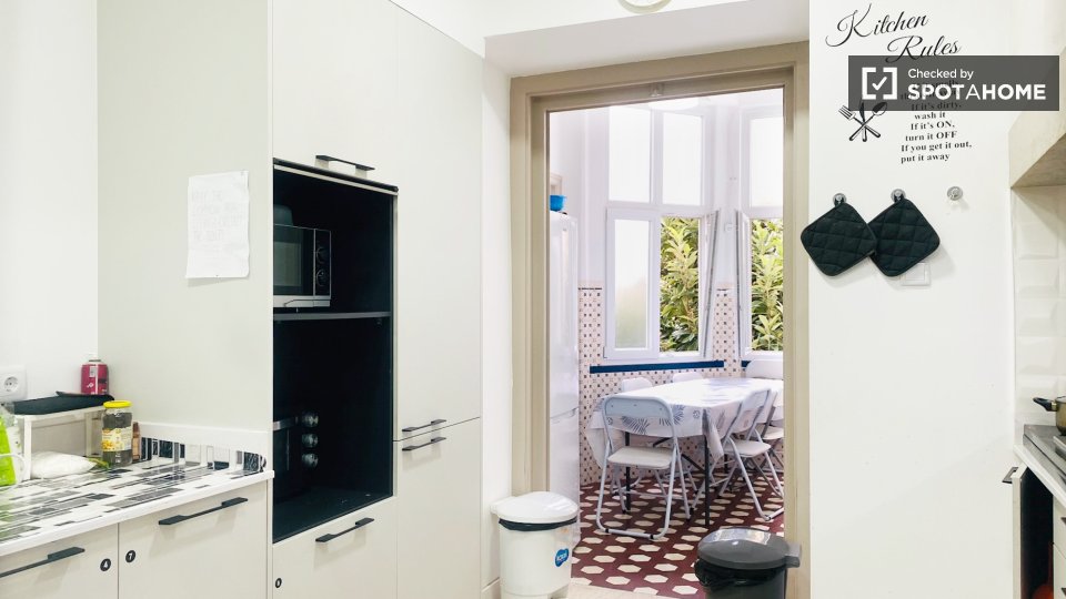 Double room Lisbon, 9 beds — photo 17