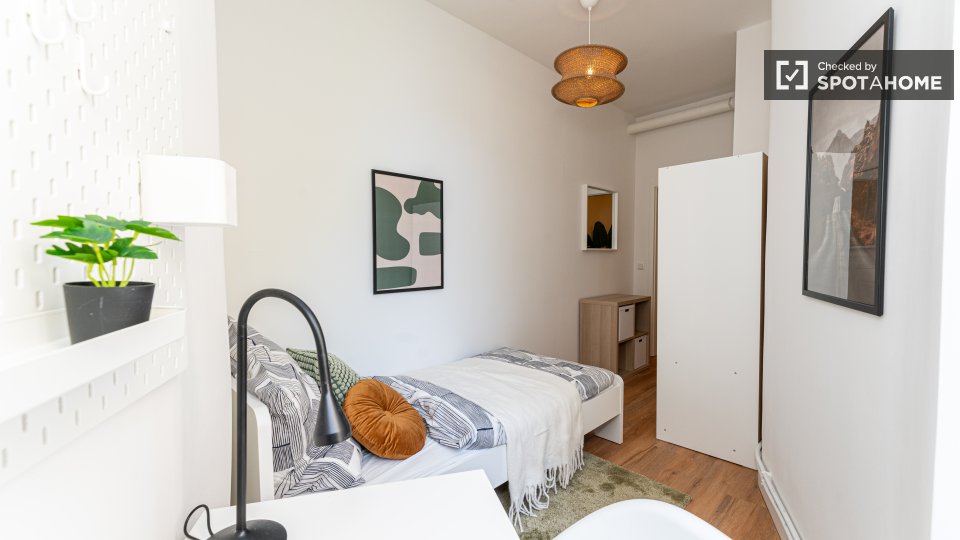 Double room Berlin, 4 beds, 73m² — photo 15