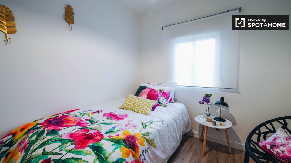 Double room Madrid, 3 beds, 75m² — photo 2