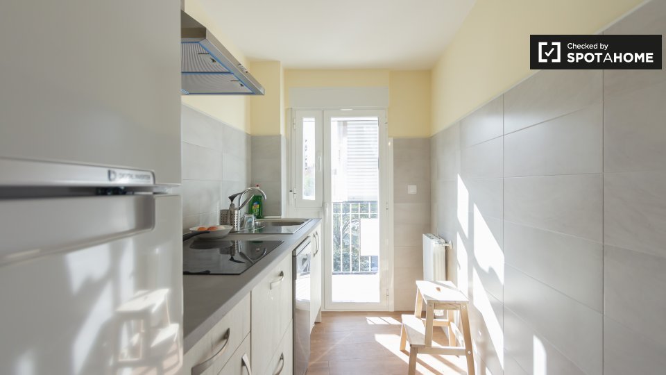 Double room Madrid, 3 beds, 65m² — photo 14