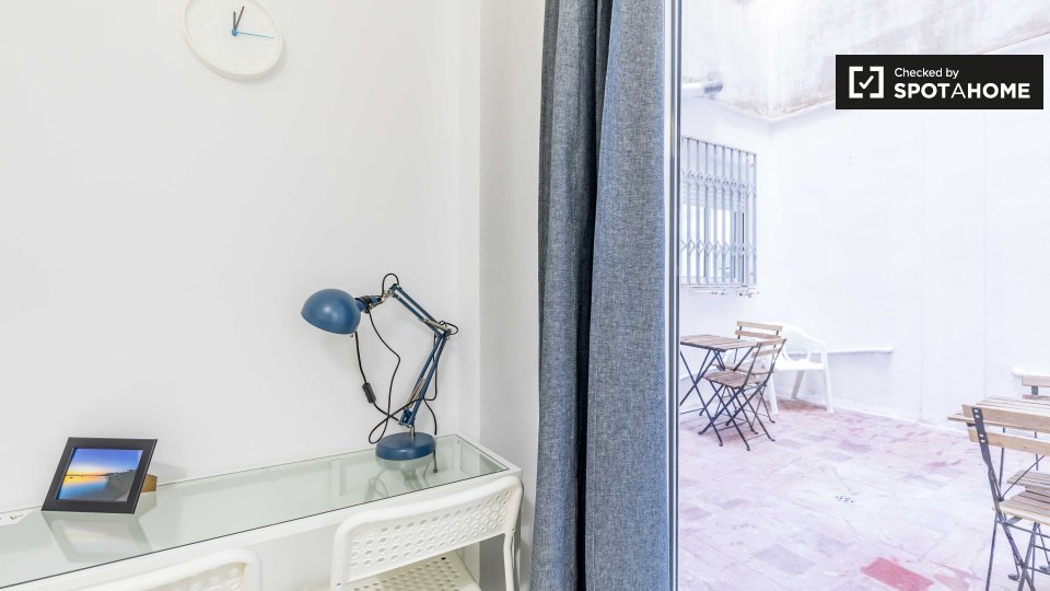 Double room Valencia, 4 beds, 95m² — photo 4