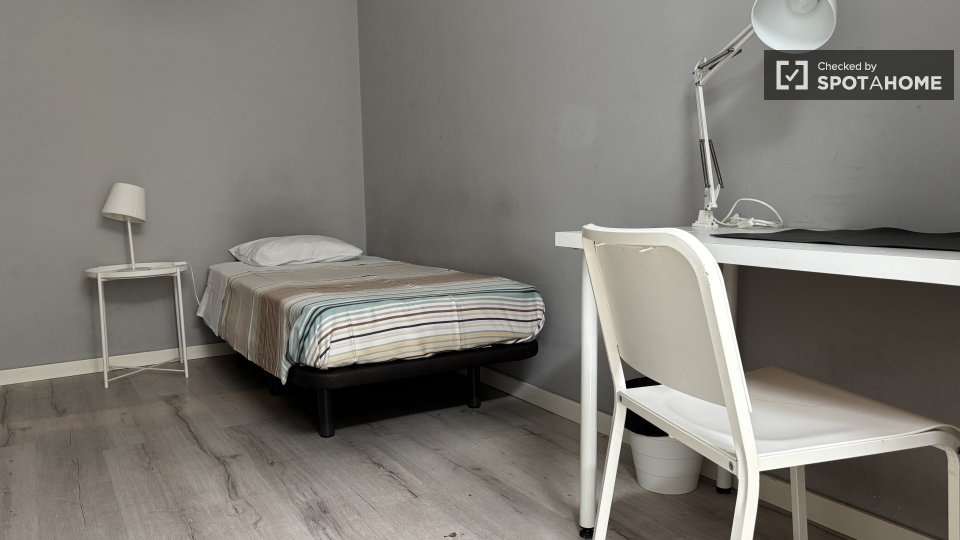 Double room Lisbon, 5 beds, 85m² — photo 76