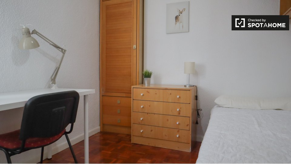 Double room Madrid, 4 beds — photo 6