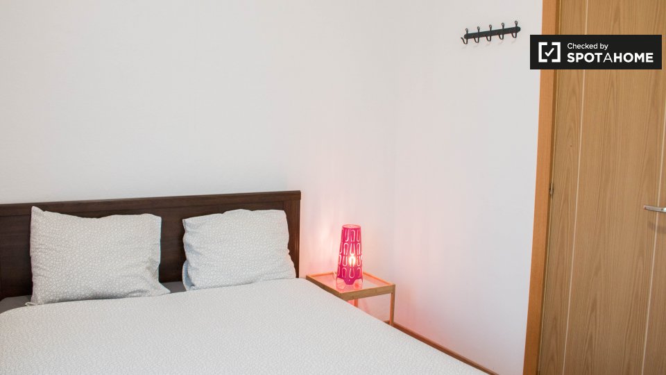 Double room Barcelona, 3 beds — photo 4