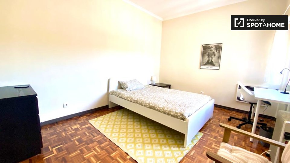 Double room Lisbon, 4 beds — photo 5