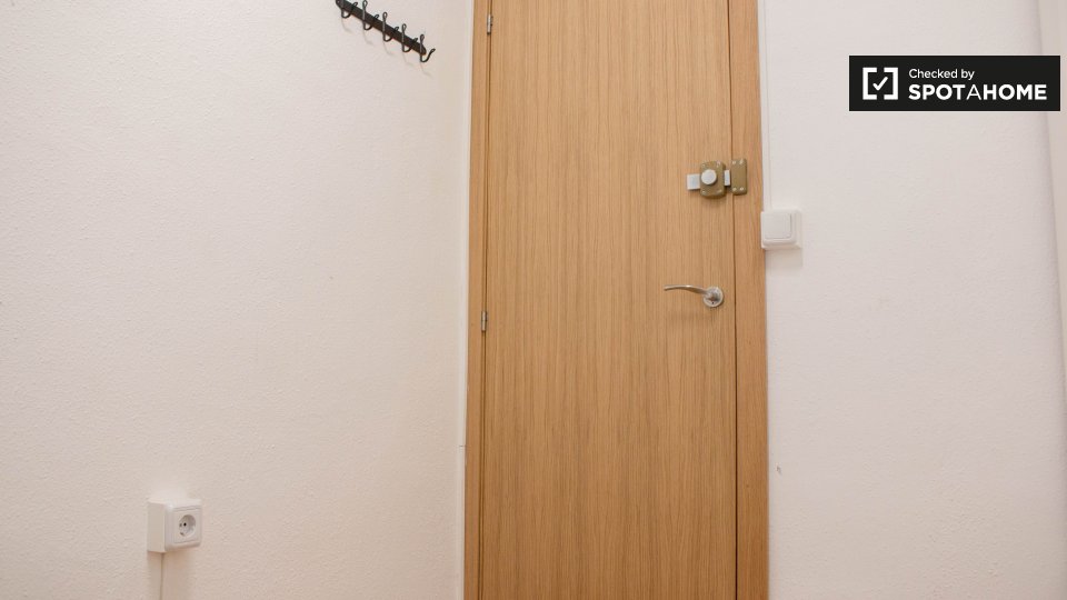Double room Barcelona, 3 beds — photo 3