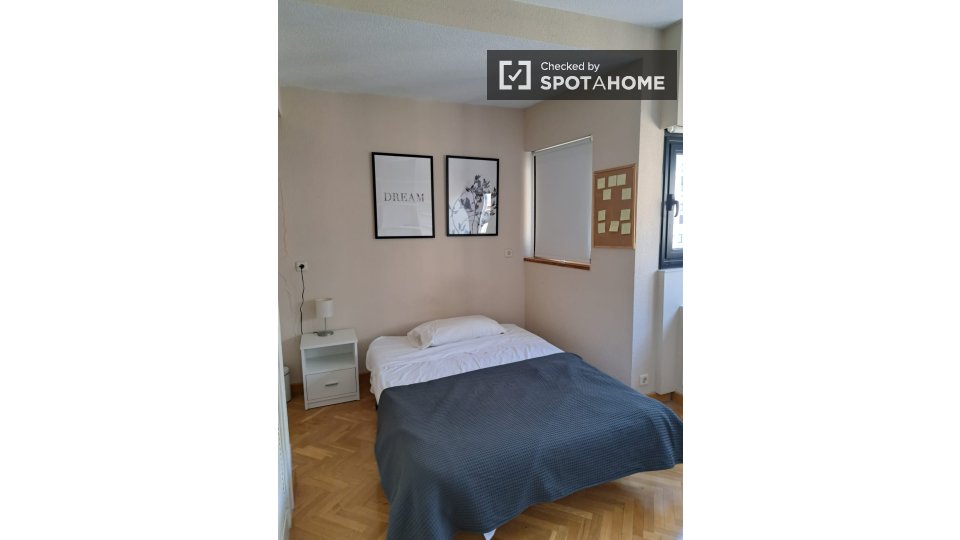 Double room Madrid, 5 beds — photo 21