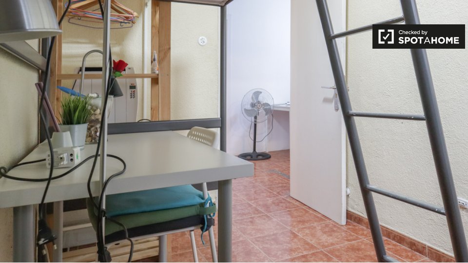 Double room Madrid, 4 beds, 70m² — photo 19