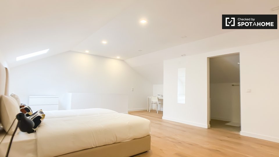 Apartment Lisbon, 5 beds — photo 15