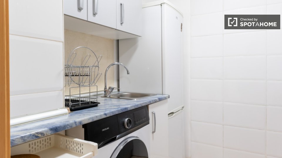 Double room Madrid, 3 beds — photo 26