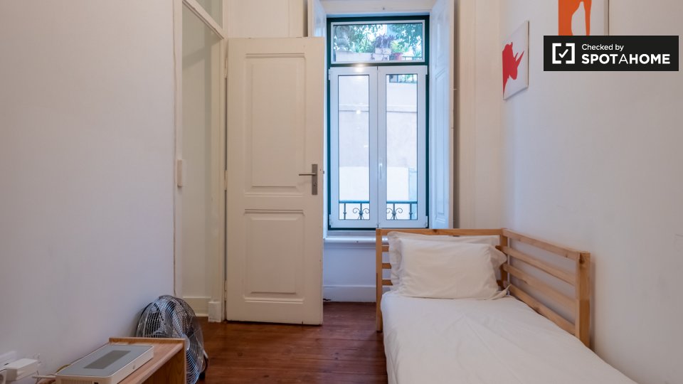 Apartment Lisbon, 3 beds — photo 16
