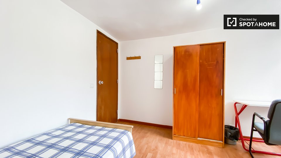 Double room Lisbon, 4 beds — photo 4