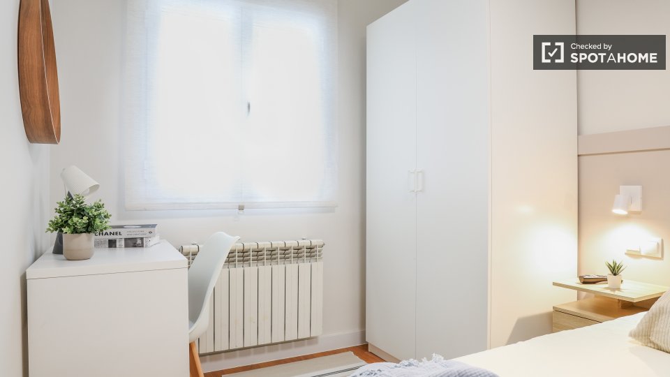 Double room Madrid, 4 beds — photo 38