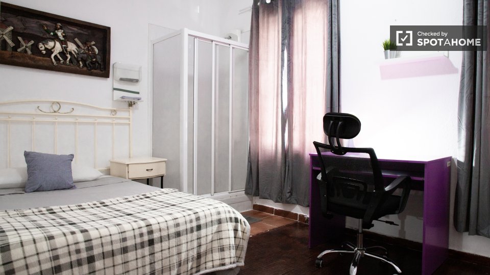 Double room Madrid, 10 beds, 200m² — photo 1