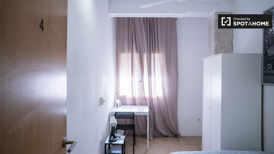 Double room Valencia, 6 beds — photo 14