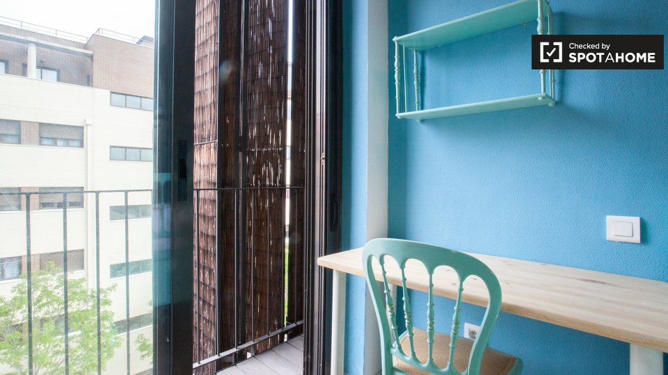 Double room Madrid, 4 beds, 98m² — photo 4