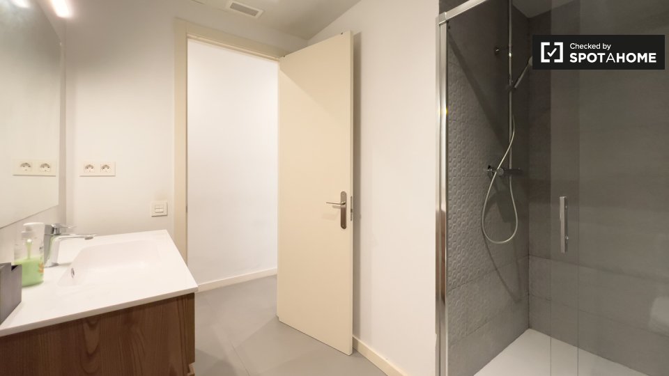 Apartment Barcelona, 3 beds, 131m² — photo 15