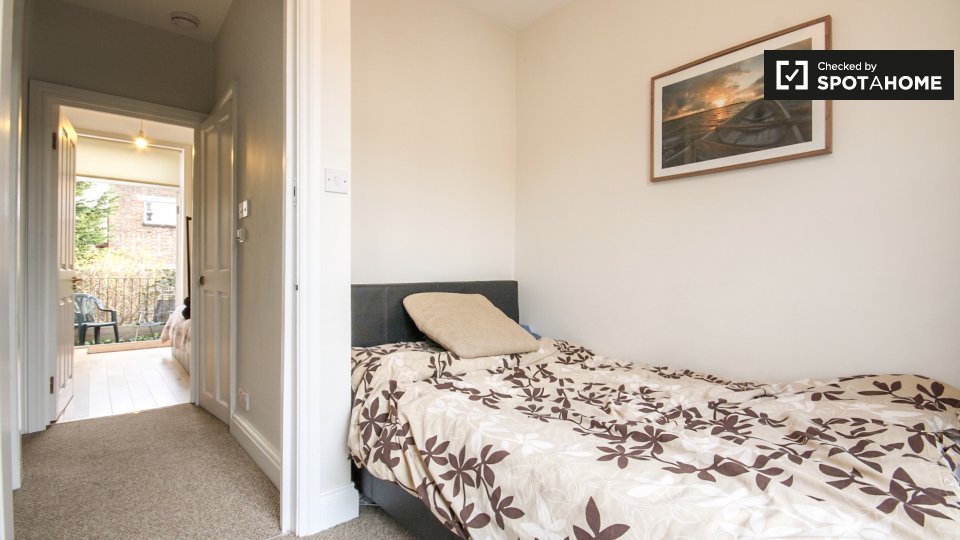 Double room London, 5 beds — photo 11