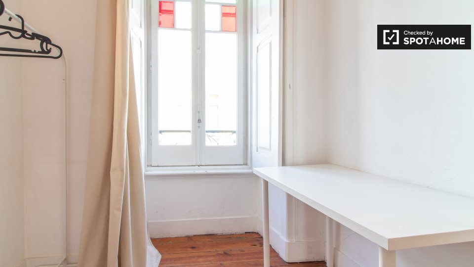 Double room Lisbon, 5 beds, 90m² — photo 17