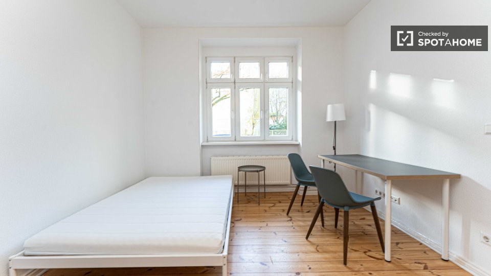 Double room Berlin, 3 beds, 73m² — photo 7
