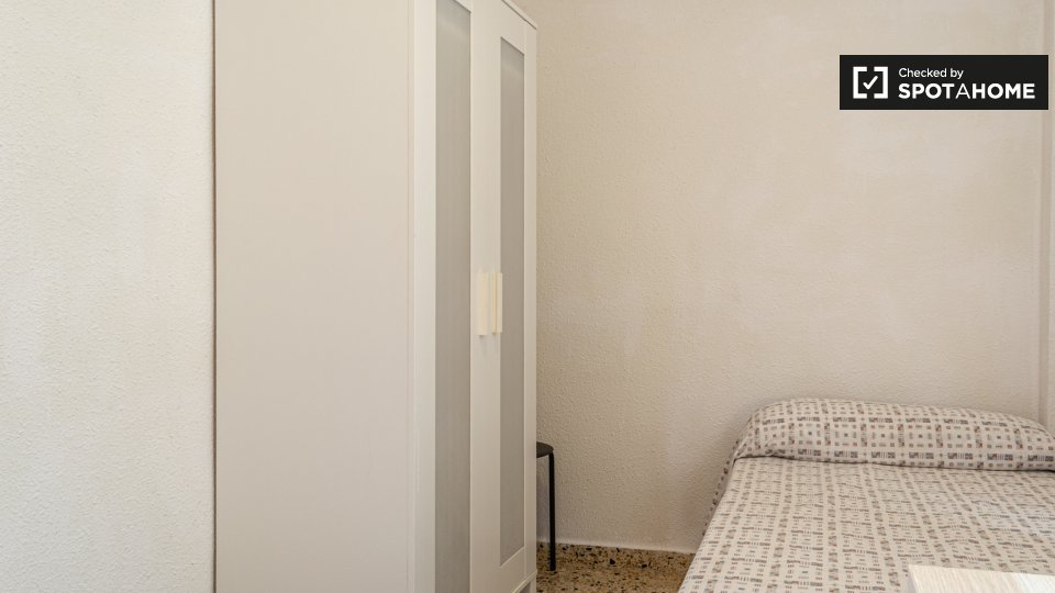 Double room Valencia, 4 beds, 110m² — photo 17