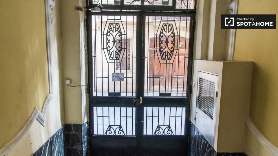 Double room Valencia, 2 beds, 68m² — photo 9