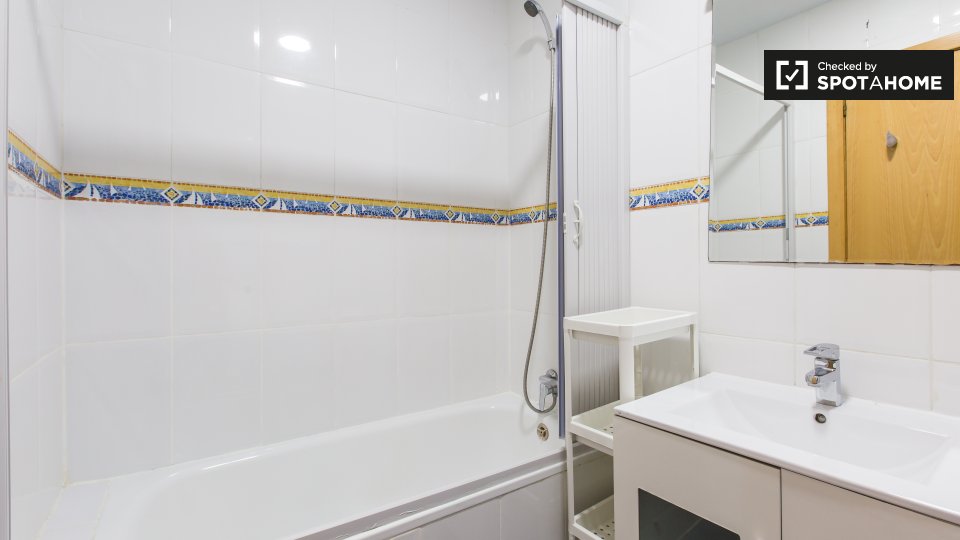 Apartment Barcelona, 3 beds, 60m² — photo 15
