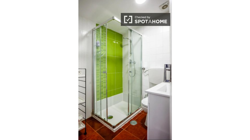 Apartment Lisbon, 3 beds, 55m² — photo 7