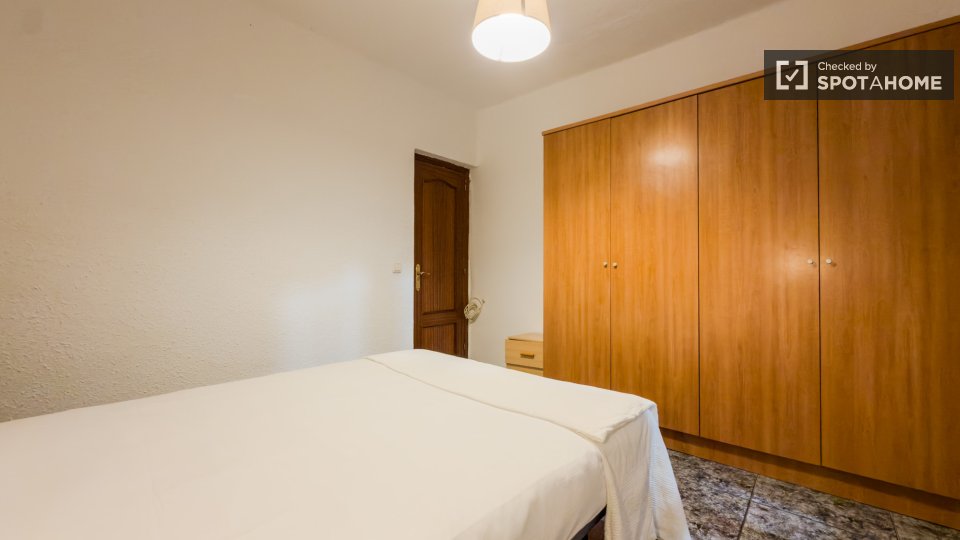 Apartment Barcelona, 3 beds, 70m² — photo 17