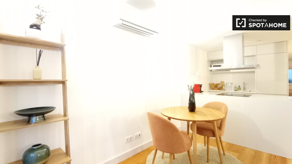 Apartment Lisbon, 1 bed, 70m² — photo 19