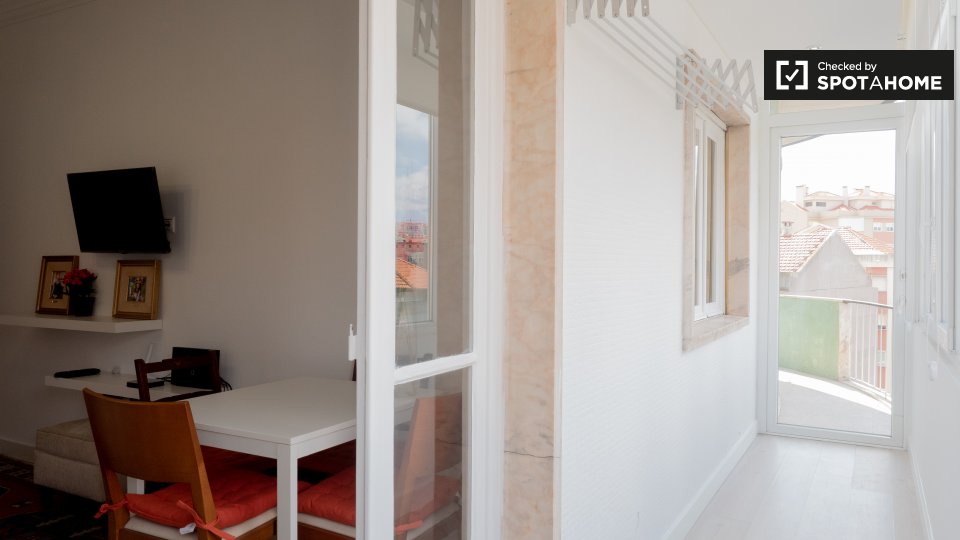 Double room Lisbon, 4 beds, 90m² — photo 18