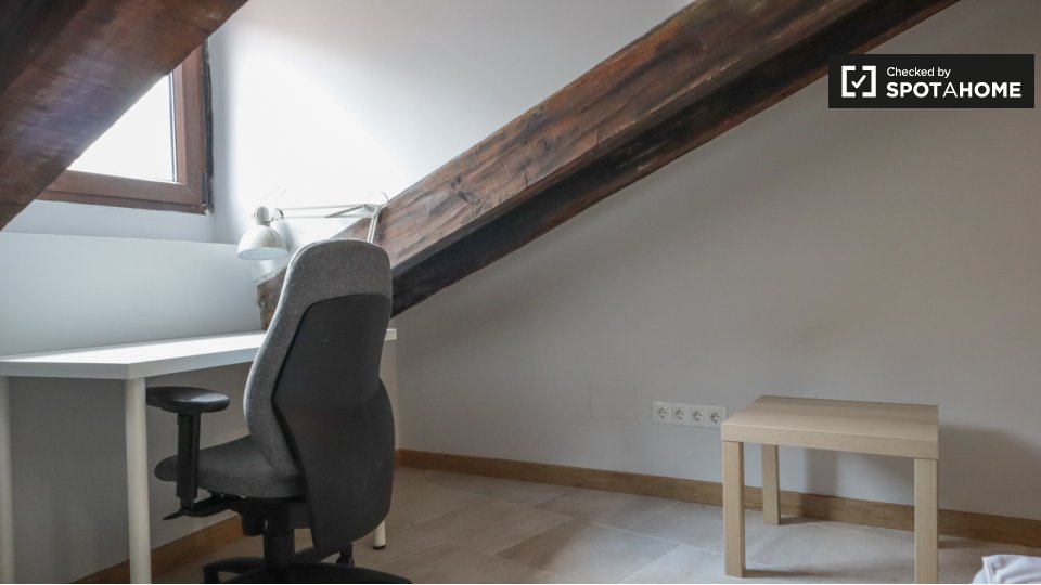 Double room Madrid, 3 beds — photo 19