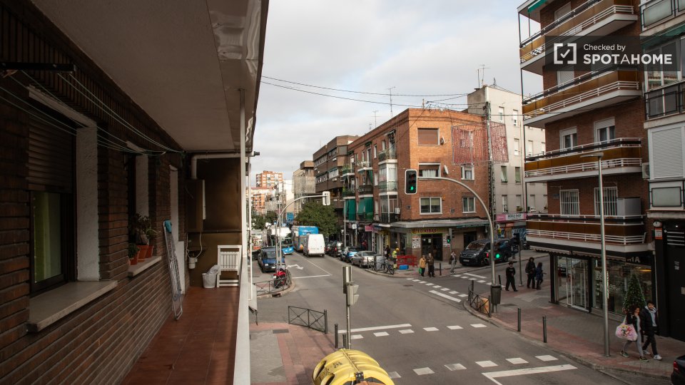 Double room Madrid, 5 beds, 120m² — photo 17